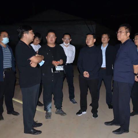 区长陈涛夜查大气污染防治工作