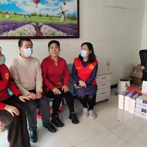 温情元宵 巾帼送暖——中海怡翠社区开展元宵慰问困境家庭活动