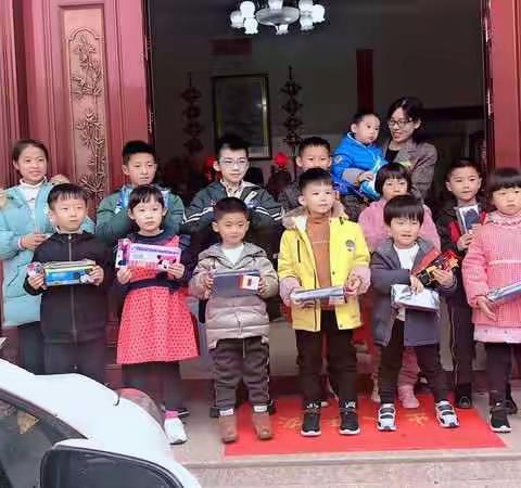 开心一家人 过新年！梅列实小一(4)班廖煜诚