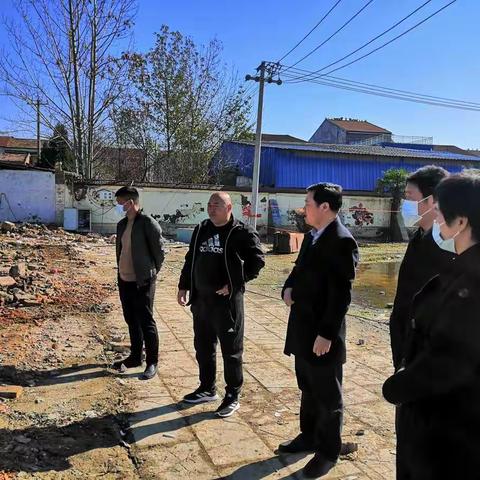 “让乡村教师下得来、教得好、留得住”——陈富磊副县长到营盘中学调研教师周转房建设情况