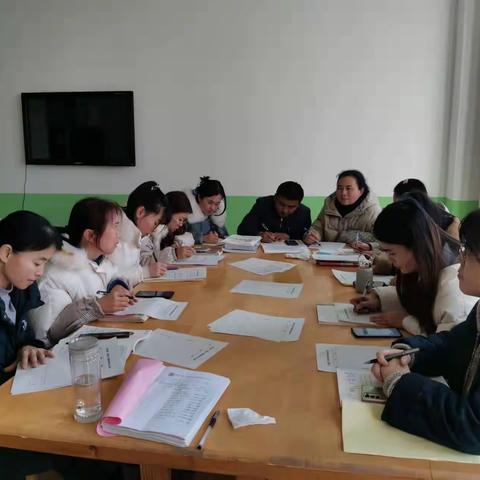 “语”你一起，“文”步前行——记范县第一初级中学七年级语文组教研活动