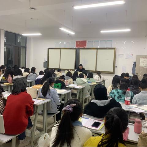 幼教180班班会主题———《查找班级安全隐患，常规安全教学齐抓共管》