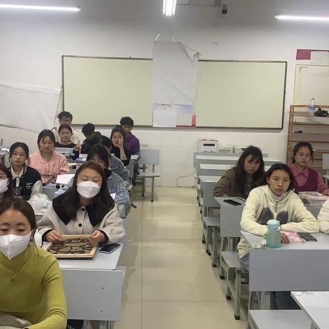 幼教180班班会主题及内容:“仪容仪表卫生大扫除，森林防火人人有责”