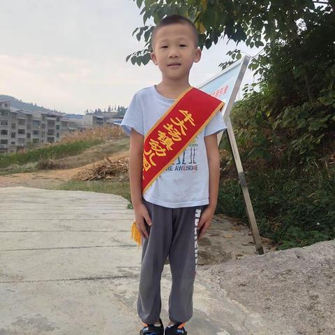 施秉县牛大场镇中心幼儿园   我们幼儿园生活（聂梦晟）