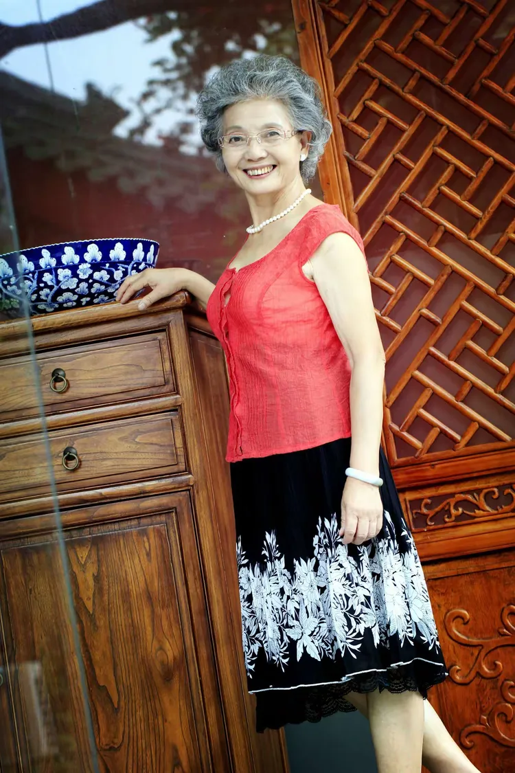 忙着美丽,忘记变老,九十周岁中国神仙奶奶盛瑞玲绽放岁月美丽