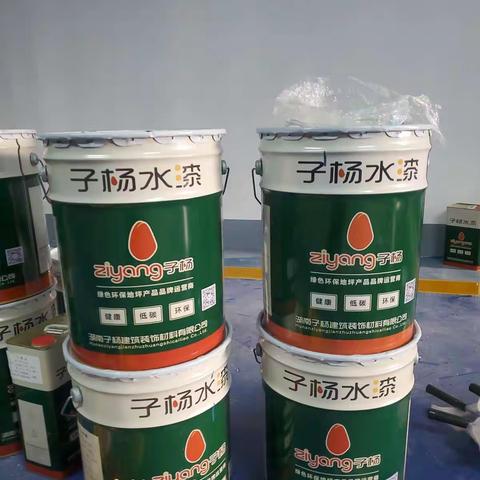 麓谷·山湖郡小区车库和绿化进度