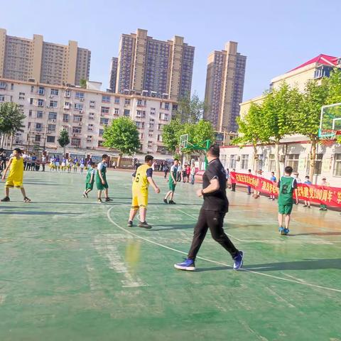 石家庄市友谊大街小学，篮球友谊赛，有一种青春叫篮球