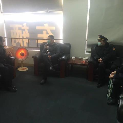 安全复工严要求，不给疫情留机会——周小琳副书记携市场一所干部赴新辉皮具城就市场复工事宜开展约谈