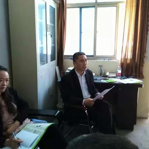 “把实事做扎实”——石象镇师训专干小组会议掠影