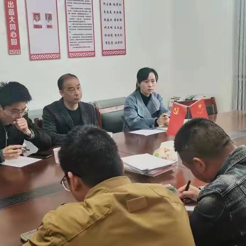 齐心协力克艰难，团结一心创佳绩
