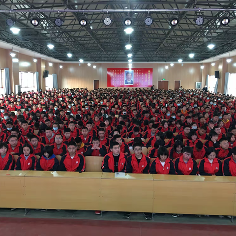 起步就是冲刺  开局就是决战——记武山二中高二级第三次段考表彰会暨开学典礼