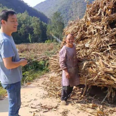 走访入户摸实情 开诚畅谈听心声