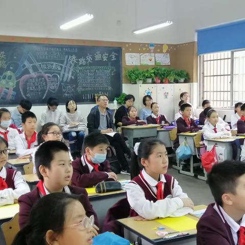 【乾·研】汇心聚力 共同成长——基于集体备课的数学全员调研活动小记