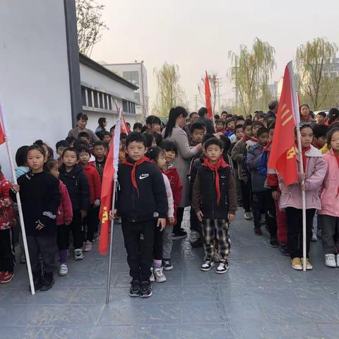 “听红色故事，游美丽家乡”秋游活动