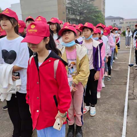 萱洲镇贺家九年一贯制学校五一班研学之旅