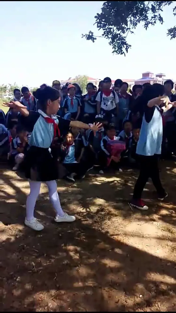 岳阳市经开区梅子柿小学春游活动