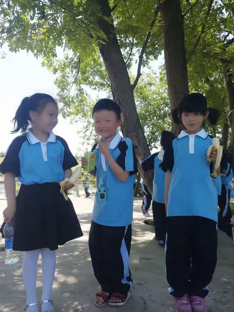 岳阳市经开区梅子柿小学春游活动