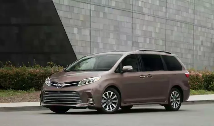 丰田7座mpv全新塞纳正式亮相