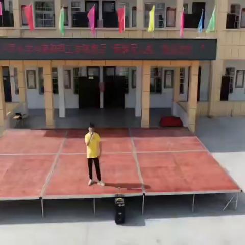 【卢医镇卢医小学】前方高能！无人飞机进校园，卢小学子“飞行梦”