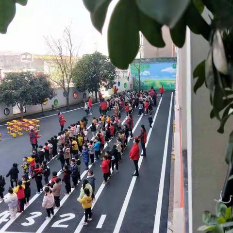 3月第一周小一班小朋友们的日常