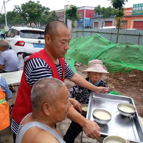 爱心粥，粥行天下。