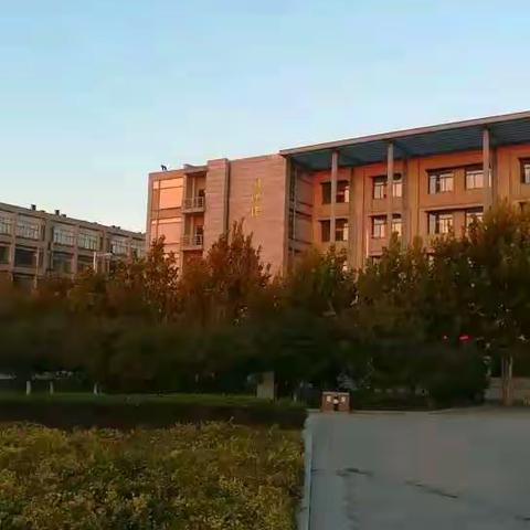 晚霞中的天津师大