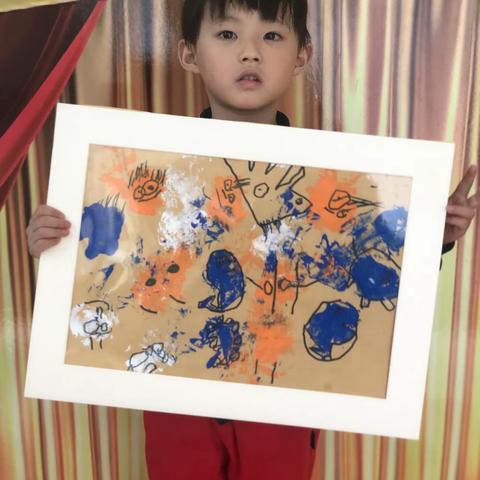 晟禾立至幼儿园艺术画展——奥特曼打怪兽