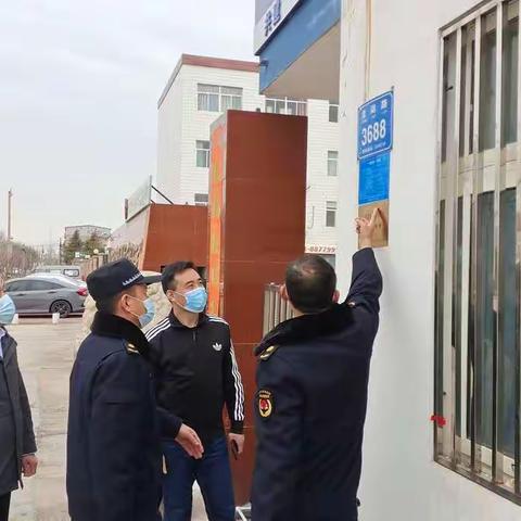 区城市管理局综合考评办公室到龙山街道督导“门前五包”落实工作。