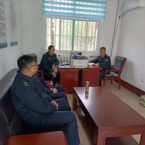 龙山中队召开会议传达疫情防控会议精神