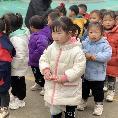 大冈中心幼儿园  苗苗一班生活周记