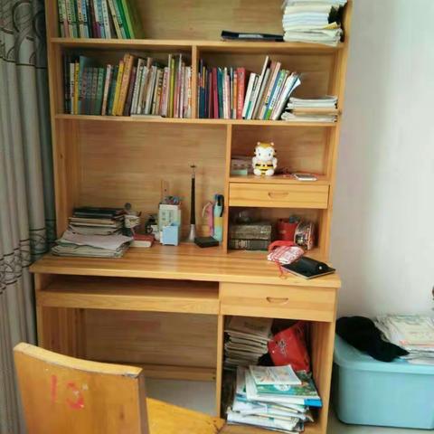 用爱陪伴 沐浴书香 共同成长——实验小学五六班开展亲子共读活动