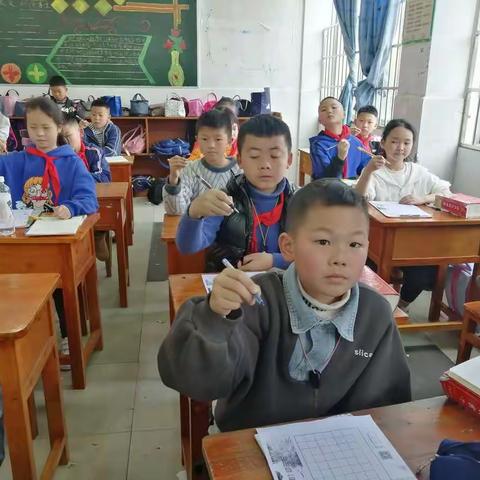 四（3）班硬笔书法（第一讲第一课时：基本笔画技法）