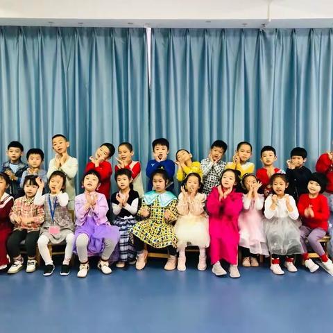 童蒙卓尔幼儿园开展幼小衔接活动之绘画《我心中的小学》