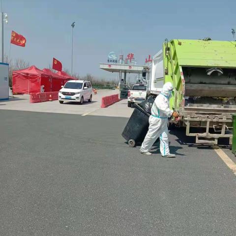 灵山街道环卫硬核助力跨省运输疫情防控工作