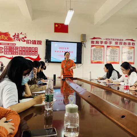 四月芬芳春满园，跟岗学习情正浓