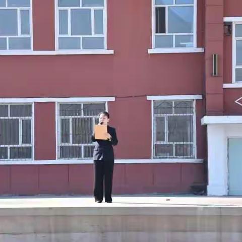 富区职教中心开学第一课法制教育活动
