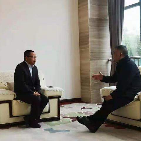 市分行党委书记、行长周安琪带领市分行公司部、普惠金融部、北京路支行参加2021年遵义市春季政金企融资对接会