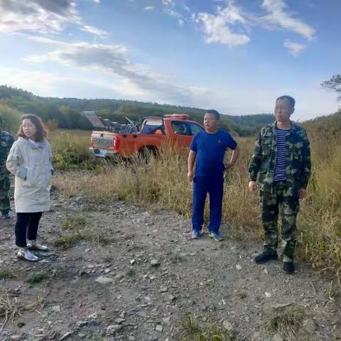 韩家园林业局产业发展办深入红星林场对5050亩野生中药材抚育进行实地核查指导工作