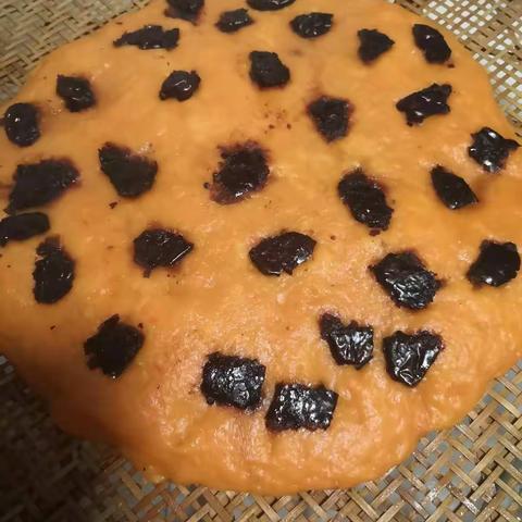 胡萝卜发糕健脾消食，补肝明目，营养丰富。