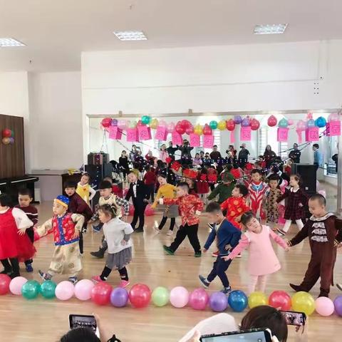 博文一班《红红火火过大年，欢天喜地迎新春》文艺汇演