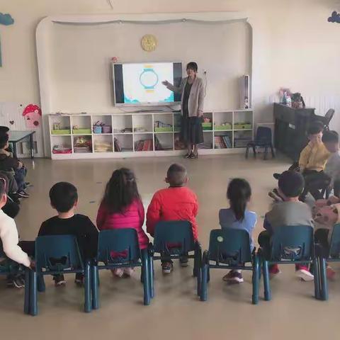 龙湖北师大希雅图幼儿园“家长进课堂”