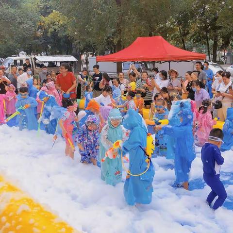 《泡沫之夏，水上嘉年华》─慧凡·旭日幼儿园泡泡趴活动