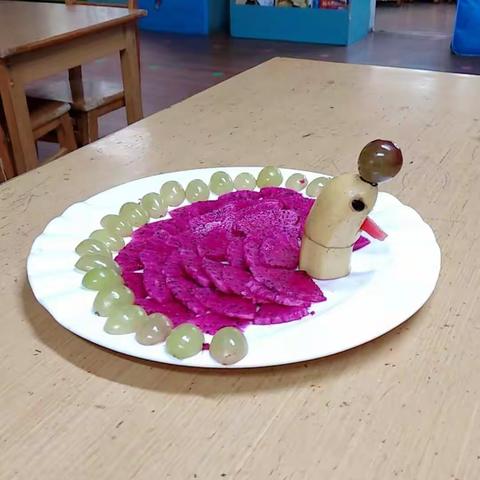 东方剑桥瀚林华馨幼儿园小二班――水果变变变