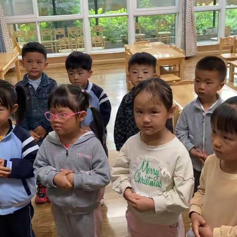 官渡区和平幼儿园幸福邻里校区小三班下学期期末汇报