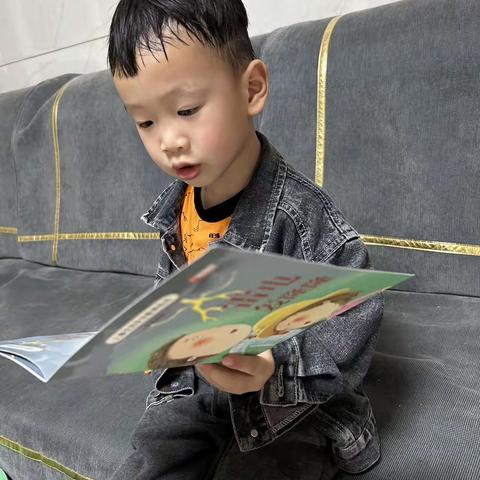 盱江幼儿园小六班张一泽亲子阅读