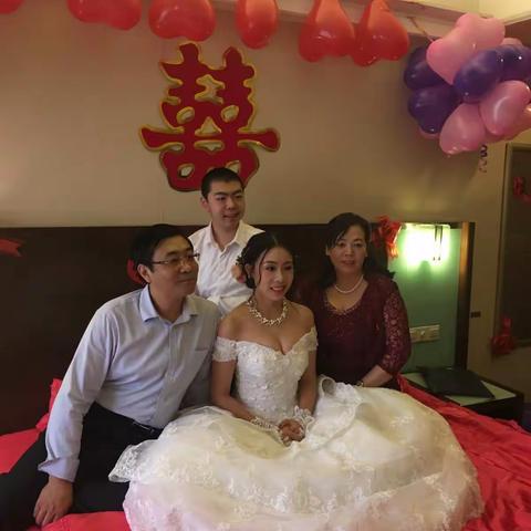 20170306侄女新婚，家人一行来到佛山参加婚礼，祝侄女新婚快乐，百年好合，恩爱一生！