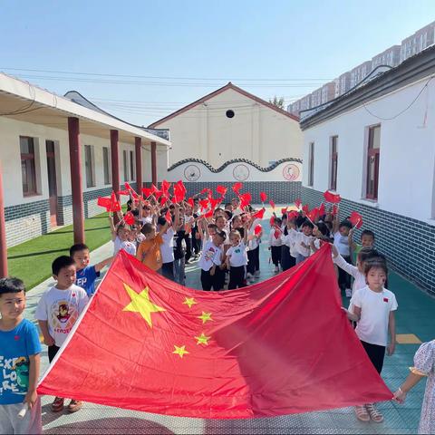 育华德国学幼儿园庆国庆活动——🇨🇳“小小中国心，满满爱国情”