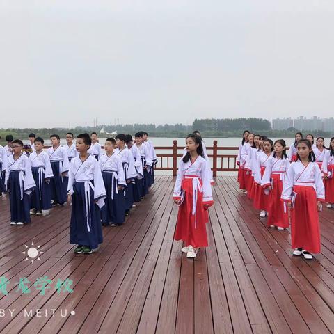 庆七十华诞，诵弟子之规——临颍县黄龙学校庆祝祖国七十华诞