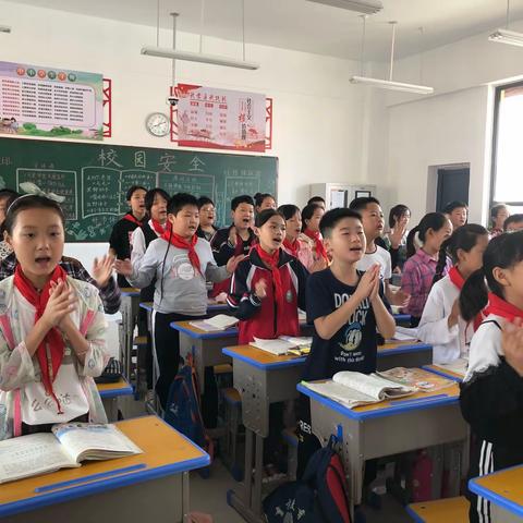 庆祝七十华诞，向国旗敬礼——临颍县黄龙学校规范国旗管理