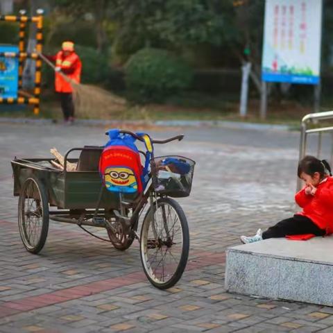 治愈！巢湖街头发生的一幕把人都暖化了……